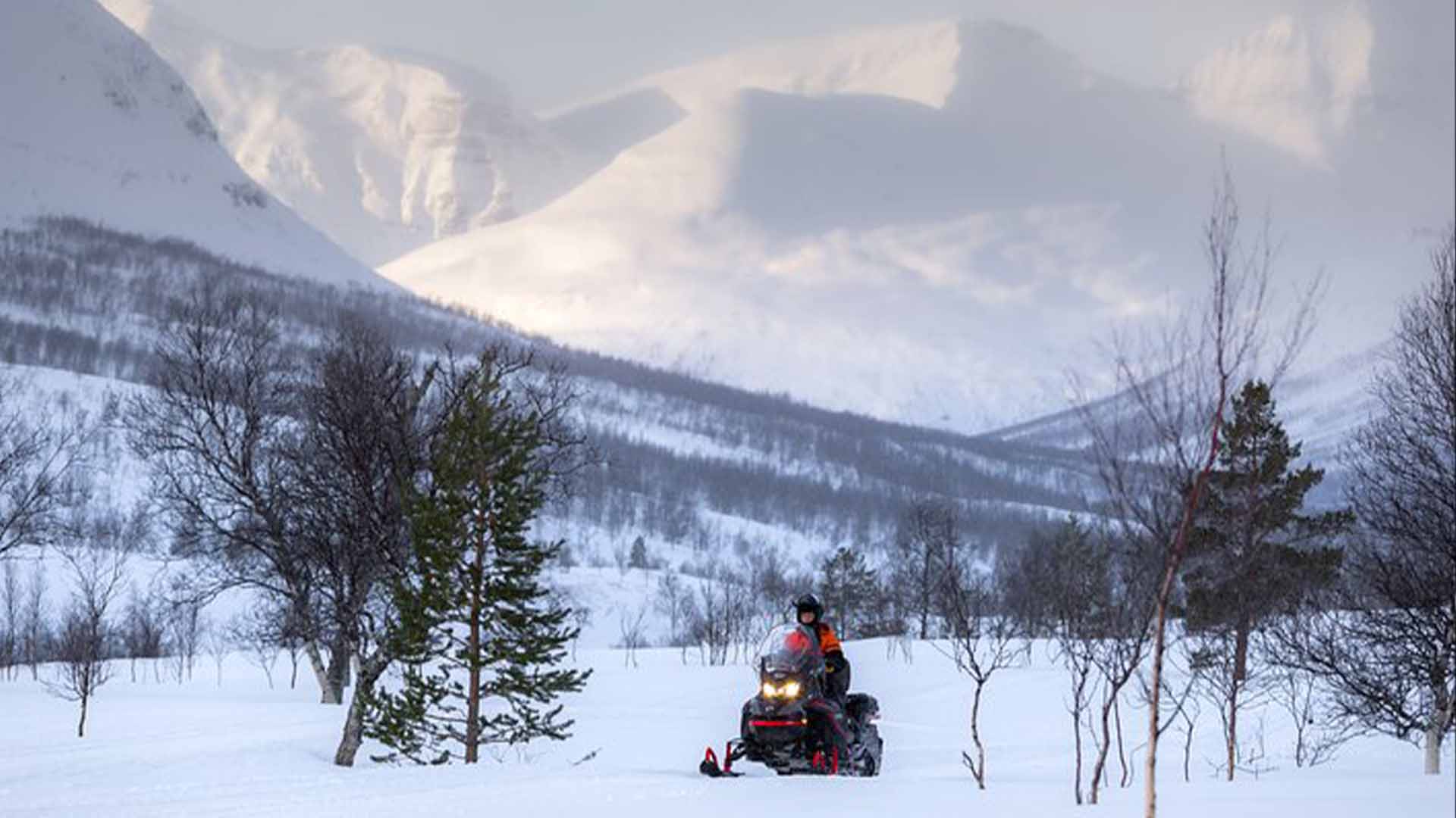Aventura moto de nieve Laponia