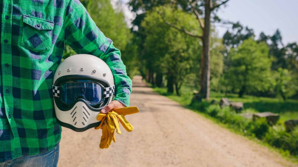 que llevar en un viaje en moto